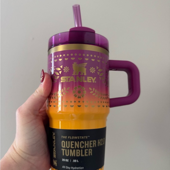 Stanley Tumbler dia De Los Muertos 20 oz Special Ed Sunrise Catarina in hand - Picture 1 of 4